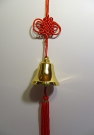 CAMPANA DORADA NUDO ETERNO COLGANTE FENG SHUI