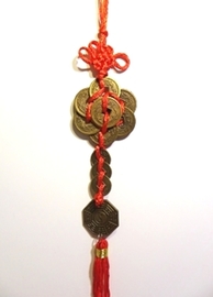 COLGANTE CÍRCULO DE MONEDAS CHINAS CON TRIGRAMA